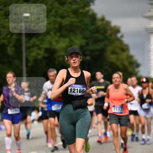 29.06.2025 - hella hamburg halbmarathon Dr. Thomas Lammeyer http://msf.ph/oto/8488155 29.06.2025 10:21:22 Kennedybrücke 1083, 1137, 1403, 2225, 2860, 2908, 3210, 3464, 3466, 3802, 3803, 4852, 5390, 5929, 5930, 5995, 6126, 6128, 6328, 6352, 6520, 6522, 6786, 6941, 7114, 7115, 7291, 7345, 7945, 8210, 8253, 8309, 8433, 8558, 8895, 8983, 9259, 9647, 9848, 10377, 10460, 10592, 10620, 10735 meine-sportfotos.de