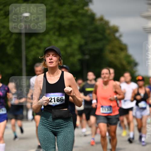 29.06.2025 - hella hamburg halbmarathon Dr. Thomas Lammeyer http://msf.ph/oto/8488195 29.06.2025 10:21:23 Kennedybrücke 1083, 1137, 1403, 1795, 2225, 2860, 2908, 3210, 3464, 3466, 3802, 3803, 4852, 5390, 5929, 5930, 5995, 6126, 6128, 6328, 6352, 6520, 6522, 6786, 6941, 7114, 7115, 7291, 7345, 7945, 8210, 8253, 8309, 8433, 8558, 8895, 8983, 9259, 9400, 9647, 9848, 10377, 10460, 10592, 10620, 10735 meine-sportfotos.de