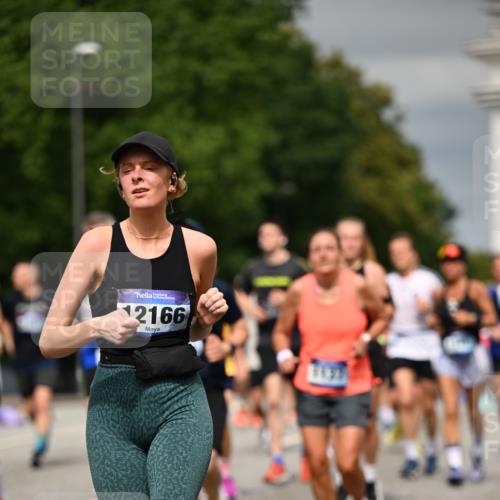 29.06.2025 - hella hamburg halbmarathon Dr. Thomas Lammeyer http://msf.ph/oto/8488210 29.06.2025 10:21:23 Kennedybrücke 1083, 1137, 1403, 1795, 2225, 2860, 2908, 3210, 3464, 3466, 3802, 3803, 4852, 5390, 5929, 5930, 5995, 6126, 6128, 6328, 6352, 6520, 6522, 6786, 6941, 7114, 7115, 7291, 7345, 7945, 8210, 8253, 8309, 8433, 8558, 8895, 8983, 9259, 9400, 9647, 9848, 10377, 10460, 10592, 10620, 10735 meine-sportfotos.de