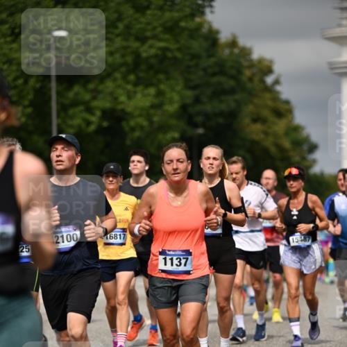 29.06.2025 - hella hamburg halbmarathon Dr. Thomas Lammeyer http://msf.ph/oto/8488250 29.06.2025 10:21:24 Kennedybrücke 1083, 1137, 1403, 1795, 2225, 2860, 2908, 3210, 3464, 3466, 3802, 3803, 4852, 5390, 5929, 5930, 5995, 6126, 6128, 6328, 6352, 6520, 6522, 6786, 7114, 7115, 7291, 7945, 8210, 8253, 8309, 8433, 8558, 8895, 8983, 9259, 9400, 9647, 9848, 10377, 10460, 10592, 10620, 10735 meine-sportfotos.de