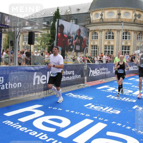 29.06.2025 - hella hamburg halbmarathon Michael Strokosch http://msf.ph/oto/8488274 29.06.2025 10:44:14 Ziel 1391, 3021, 4999, 5231, 5884, 7005, 9633, 10193, 10930, 12159, 14686, 14687, 15225, 15280, 16301, 16316, 16506, 16648, 17748, 18691 meine-sportfotos.de