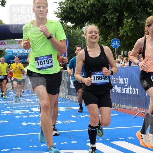 29.06.2025 - hella hamburg halbmarathon Strokosch-Dieckow http://msf.ph/oto/8488315 29.06.2025 10:44:10 Ziel 1391, 1413, 1415, 2816, 3021, 4999, 5231, 5275, 5884, 7005, 8722, 9444, 9633, 10193, 10930, 12159, 13123, 14686, 14687, 15225, 15280, 16301, 16316, 16506, 16648, 16697, 16893, 17748, 17977, 18004, 18691 meine-sportfotos.de