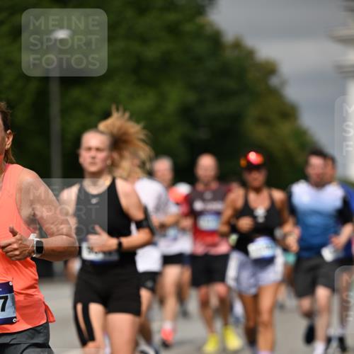 29.06.2025 - hella hamburg halbmarathon Dr. Thomas Lammeyer http://msf.ph/oto/8488401 29.06.2025 10:21:25 Kennedybrücke 1083, 1137, 1403, 1795, 2225, 2860, 2908, 3210, 3464, 3466, 3802, 3803, 4852, 5390, 5929, 5930, 5995, 6126, 6128, 6328, 6352, 6520, 6522, 6786, 7011, 7114, 7115, 7291, 7945, 8210, 8253, 8309, 8433, 8558, 8895, 8983, 9259, 9400, 9647, 9848, 10377, 10460, 10592, 10620, 10735 meine-sportfotos.de