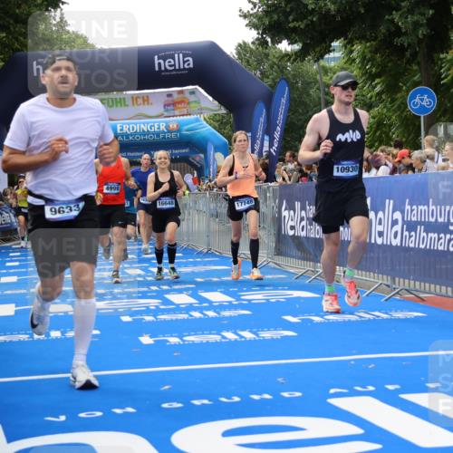 29.06.2025 - hella hamburg halbmarathon Strokosch-Dieckow http://msf.ph/oto/8488405 29.06.2025 10:44:08 Ziel 1391, 1415, 1558, 2816, 3021, 4999, 5231, 5884, 6705, 7005, 8722, 9081, 9633, 10193, 10930, 11346, 12159, 13123, 14686, 14687, 15225, 15280, 16301, 16316, 16506, 16648, 16697, 17748, 17977, 18004, 18691 meine-sportfotos.de