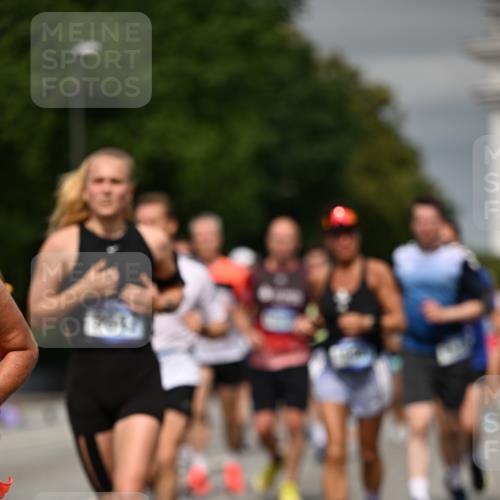 29.06.2025 - hella hamburg halbmarathon Dr. Thomas Lammeyer http://msf.ph/oto/8488420 29.06.2025 10:21:26 Kennedybrücke 1083, 1137, 1156, 1403, 1795, 2225, 2860, 2908, 3210, 3464, 3466, 3802, 3803, 4852, 5390, 5929, 5930, 5995, 6126, 6128, 6352, 6520, 6522, 6786, 7011, 7114, 7115, 7291, 7945, 8210, 8253, 8309, 8433, 8558, 8895, 9259, 9400, 9647, 9848, 10377, 10460, 10592, 10620, 10735 meine-sportfotos.de