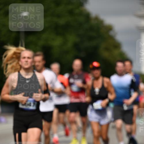 29.06.2025 - hella hamburg halbmarathon Dr. Thomas Lammeyer http://msf.ph/oto/8488432 29.06.2025 10:21:26 Kennedybrücke 1083, 1137, 1156, 1403, 1795, 2225, 2860, 2908, 3210, 3464, 3466, 3802, 3803, 4852, 5390, 5929, 5930, 5995, 6126, 6128, 6352, 6520, 6522, 6786, 7011, 7114, 7115, 7291, 7945, 8210, 8253, 8309, 8433, 8558, 8895, 9259, 9400, 9647, 9848, 10377, 10460, 10592, 10620, 10735 meine-sportfotos.de