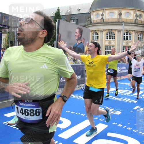29.06.2025 - hella hamburg halbmarathon Michael Strokosch http://msf.ph/oto/8488445 29.06.2025 10:44:19 Ziel 1220, 1413, 1415, 4999, 5275, 5884, 7005, 8722, 9444, 12159, 12528, 14686, 14687, 15225, 15280, 16301, 16316, 16547, 16893, 18691 meine-sportfotos.de