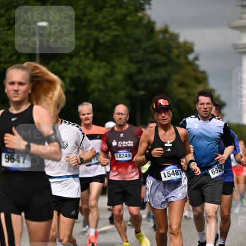 29.06.2025 - hella hamburg halbmarathon Dr. Thomas Lammeyer http://msf.ph/oto/8488454 29.06.2025 10:21:26 Kennedybrücke 1083, 1137, 1156, 1403, 1795, 2225, 2860, 2908, 3210, 3464, 3466, 3802, 3803, 4852, 5390, 5929, 5930, 5995, 6126, 6128, 6352, 6520, 6522, 6786, 7011, 7114, 7115, 7291, 7945, 8210, 8253, 8309, 8433, 8558, 8895, 9259, 9400, 9647, 9848, 10377, 10460, 10592, 10620, 10735 meine-sportfotos.de