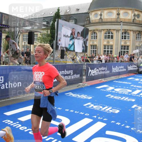 29.06.2025 - hella hamburg halbmarathon Michael Strokosch http://msf.ph/oto/8488818 29.06.2025 10:44:26 Ziel 1057, 1220, 1902, 4310, 4691, 7191, 12327, 12528, 16547, 16803, 18806 meine-sportfotos.de