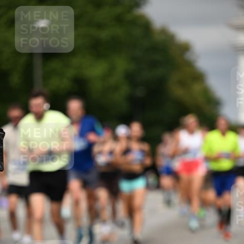 29.06.2025 - hella hamburg halbmarathon Dr. Thomas Lammeyer http://msf.ph/oto/8488857 29.06.2025 10:21:29 Kennedybrücke 1083, 1137, 1156, 1795, 2225, 2259, 2860, 2908, 3210, 3464, 3466, 3802, 3803, 4852, 5390, 5929, 5930, 5995, 6126, 6128, 6254, 6336, 6352, 6520, 6522, 6786, 7011, 7114, 7115, 7291, 7945, 8210, 8253, 8309, 8351, 8433, 8558, 8895, 9259, 9400, 9647, 9848, 10460, 10592, 10620 meine-sportfotos.de