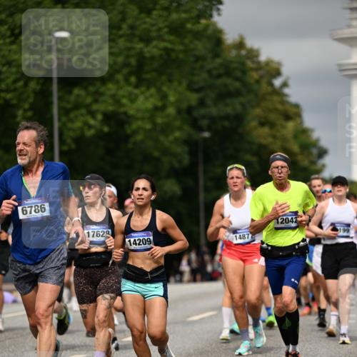 29.06.2025 - hella hamburg halbmarathon Dr. Thomas Lammeyer http://msf.ph/oto/8488912 29.06.2025 10:21:31 Kennedybrücke 1083, 1137, 1156, 1204, 1795, 2225, 2259, 2860, 2908, 3210, 3464, 3466, 3802, 3803, 4852, 5390, 5929, 5930, 5995, 6126, 6128, 6254, 6336, 6352, 6520, 6522, 6786, 7011, 7115, 7291, 7945, 8210, 8253, 8309, 8351, 8433, 8558, 8895, 9259, 9400, 9647, 9848, 10460, 10592, 10620 meine-sportfotos.de