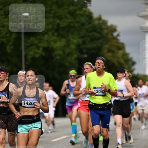 29.06.2025 - hella hamburg halbmarathon Dr. Thomas Lammeyer http://msf.ph/oto/8488962 29.06.2025 10:21:32 Kennedybrücke 1083, 1137, 1156, 1204, 1795, 2225, 2259, 2860, 2908, 3210, 3464, 3466, 3802, 3803, 4218, 4852, 5929, 5930, 5995, 6126, 6128, 6254, 6336, 6352, 6520, 6522, 6786, 7011, 7291, 7945, 8210, 8253, 8309, 8351, 8433, 8558, 8895, 9259, 9400, 9647, 9848, 10460, 10592, 10620 meine-sportfotos.de