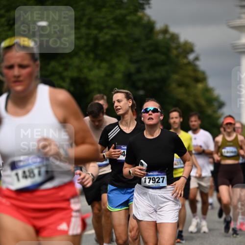 29.06.2025 - hella hamburg halbmarathon Dr. Thomas Lammeyer http://msf.ph/oto/8489154 29.06.2025 10:21:35 Kennedybrücke 1083, 1137, 1156, 1204, 1749, 1795, 2225, 2259, 2860, 2908, 3210, 3292, 3464, 3466, 3802, 3803, 4218, 4852, 5929, 5930, 5995, 6254, 6336, 6352, 6520, 6786, 7011, 7258, 7291, 7945, 8210, 8253, 8309, 8351, 8433, 8558, 9400, 9647, 9848, 10460, 10620 meine-sportfotos.de