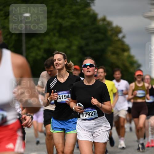 29.06.2025 - hella hamburg halbmarathon Dr. Thomas Lammeyer http://msf.ph/oto/8489171 29.06.2025 10:21:35 Kennedybrücke 1083, 1137, 1156, 1204, 1749, 1795, 2225, 2259, 2860, 2908, 3210, 3292, 3464, 3466, 3802, 3803, 4218, 4852, 5929, 5930, 5995, 6254, 6336, 6352, 6520, 6786, 7011, 7258, 7291, 7945, 8210, 8253, 8309, 8351, 8433, 8558, 9400, 9647, 9848, 10460, 10620 meine-sportfotos.de