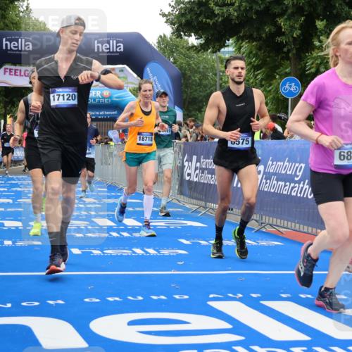 29.06.2025 - hella hamburg halbmarathon Strokosch-Dieckow http://msf.ph/oto/8489198 29.06.2025 10:45:10 Ziel 2188, 2270, 3917, 4997, 6054, 6375, 6575, 6819, 7087, 9302, 9710, 10064, 10313, 10741, 12783, 13919, 15365, 15563, 15636, 15651, 15741, 15760, 16513, 16685, 16689, 17120, 17960, 18346, 18718 meine-sportfotos.de