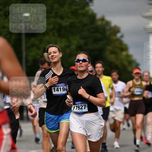 29.06.2025 - hella hamburg halbmarathon Dr. Thomas Lammeyer http://msf.ph/oto/8489254 29.06.2025 10:21:35 Kennedybrücke 1083, 1137, 1156, 1204, 1749, 1795, 2225, 2259, 2860, 2908, 3210, 3292, 3464, 3466, 3802, 3803, 4218, 4852, 5929, 5930, 5995, 6254, 6336, 6352, 6520, 6786, 7011, 7258, 7291, 7945, 8210, 8253, 8309, 8351, 8433, 8558, 9400, 9647, 9848, 10460, 10620 meine-sportfotos.de