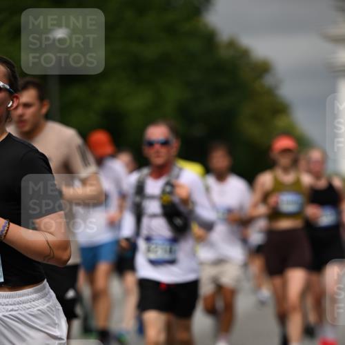 29.06.2025 - hella hamburg halbmarathon Dr. Thomas Lammeyer http://msf.ph/oto/8489309 29.06.2025 10:21:37 Kennedybrücke 1015, 1083, 1156, 1204, 1274, 1749, 1795, 2225, 2259, 2860, 3210, 3292, 3464, 3466, 3802, 3803, 4218, 4852, 5929, 5930, 6254, 6336, 6352, 6520, 6786, 7011, 7258, 7291, 7945, 8210, 8253, 8309, 8351, 8433, 8558, 8607, 9400, 9647, 9848, 10460, 10620, 10677 meine-sportfotos.de