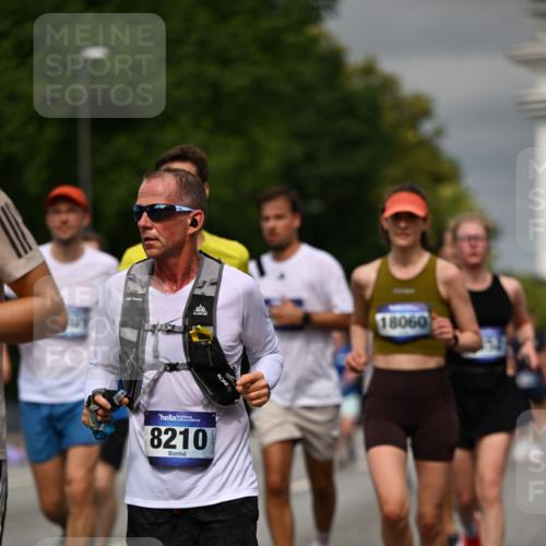 29.06.2025 - hella hamburg halbmarathon Dr. Thomas Lammeyer http://msf.ph/oto/8489331 29.06.2025 10:21:38 Kennedybrücke 1015, 1083, 1156, 1204, 1274, 1458, 1749, 1795, 2225, 2259, 2860, 3210, 3292, 3464, 3466, 3802, 3803, 4218, 4852, 5929, 5930, 6254, 6336, 6352, 6520, 6786, 7011, 7258, 7291, 7945, 8210, 8253, 8309, 8351, 8433, 8558, 8607, 9400, 9647, 9848, 10460, 10620, 10677 meine-sportfotos.de