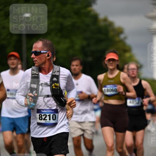 29.06.2025 - hella hamburg halbmarathon Dr. Thomas Lammeyer http://msf.ph/oto/8489336 29.06.2025 10:21:38 Kennedybrücke 1015, 1083, 1156, 1204, 1274, 1458, 1749, 1795, 2225, 2259, 2860, 3210, 3292, 3464, 3466, 3802, 3803, 4218, 4852, 5929, 5930, 6254, 6336, 6352, 6520, 6786, 7011, 7258, 7291, 7945, 8210, 8253, 8309, 8351, 8433, 8558, 8607, 9400, 9647, 9848, 10460, 10620, 10677 meine-sportfotos.de
