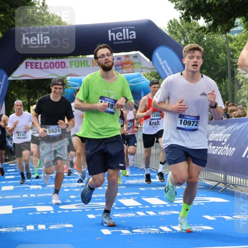 29.06.2025 - hella hamburg halbmarathon Strokosch-Dieckow http://msf.ph/oto/8489382 29.06.2025 10:43:51 Ziel 1976, 3437, 3697, 3907, 4981, 5624, 5692, 7185, 8063, 8145, 8900, 9043, 9159, 9374, 10493, 10596, 11153, 11778, 11809, 11848, 12438, 12966, 13897, 14861, 15383, 15512, 16062, 16105, 16549, 17376, 17403, 18650, 18678 meine-sportfotos.de