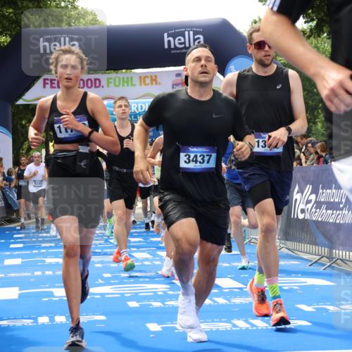 29.06.2025 - hella hamburg halbmarathon Strokosch-Dieckow http://msf.ph/oto/8489396 29.06.2025 10:43:48 Ziel 1976, 3437, 3697, 3907, 5624, 5692, 6903, 6991, 7185, 8145, 9043, 9159, 9374, 10493, 11153, 11778, 11809, 11848, 12438, 12966, 13897, 14201, 14210, 14861, 15512, 16062, 16105, 16549, 17376, 17403, 18650, 18678, 19090 meine-sportfotos.de