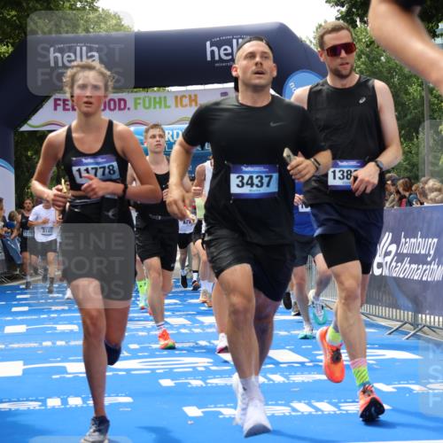 29.06.2025 - hella hamburg halbmarathon Strokosch-Dieckow http://msf.ph/oto/8489410 29.06.2025 10:43:48 Ziel 1976, 3437, 3697, 3907, 5624, 5692, 6903, 6991, 7185, 8145, 9043, 9159, 9374, 10493, 11153, 11778, 11809, 11848, 12438, 12966, 13897, 14201, 14210, 14861, 15512, 16062, 16105, 16549, 17376, 17403, 18650, 18678, 19090 meine-sportfotos.de
