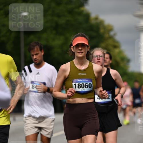 29.06.2025 - hella hamburg halbmarathon Dr. Thomas Lammeyer http://msf.ph/oto/8489443 29.06.2025 10:21:39 Kennedybrücke 1015, 1083, 1156, 1204, 1274, 1458, 1749, 1795, 2225, 2259, 2860, 3138, 3210, 3292, 3464, 3466, 3802, 3803, 4218, 4852, 5929, 5930, 6254, 6336, 6352, 6520, 6786, 7011, 7258, 7291, 7945, 8210, 8253, 8309, 8351, 8433, 8607, 9400, 9647, 9848, 10460, 10620, 10677, 11372 meine-sportfotos.de