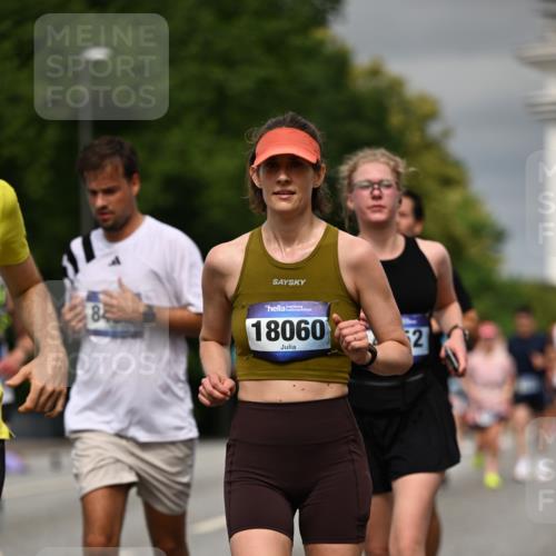 29.06.2025 - hella hamburg halbmarathon Dr. Thomas Lammeyer http://msf.ph/oto/8489465 29.06.2025 10:21:39 Kennedybrücke 1015, 1083, 1156, 1204, 1274, 1458, 1749, 1795, 2225, 2259, 2860, 3138, 3210, 3292, 3464, 3466, 3802, 3803, 4218, 4852, 5929, 5930, 6254, 6336, 6352, 6520, 6786, 7011, 7258, 7291, 7945, 8210, 8253, 8309, 8351, 8433, 8607, 9400, 9647, 9848, 10460, 10620, 10677, 11372 meine-sportfotos.de