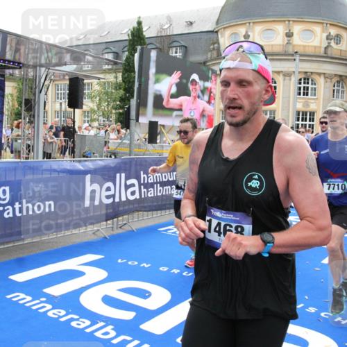 29.06.2025 - hella hamburg halbmarathon Michael Strokosch http://msf.ph/oto/8489480 29.06.2025 10:44:40 Ziel 1468, 1782, 2365, 2402, 3305, 4991, 5476, 6490, 6495, 7710, 10669, 12711, 14351, 14798, 14816, 15862, 16224, 17097, 18107, 18437, 18464, 18539, 18560, 18868, 19206 meine-sportfotos.de