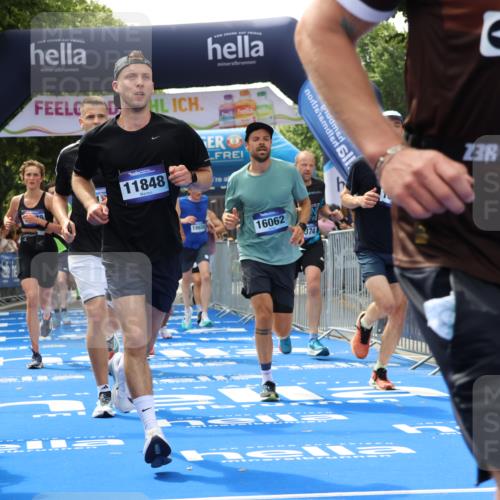 29.06.2025 - hella hamburg halbmarathon Strokosch-Dieckow http://msf.ph/oto/8489538 29.06.2025 10:43:46 Ziel 1976, 3437, 3697, 3907, 4318, 5624, 5692, 6903, 6991, 7185, 8145, 9043, 9114, 9159, 9374, 10493, 11153, 11778, 11809, 11848, 12966, 13421, 13897, 14201, 14210, 14861, 15328, 15512, 15932, 16062, 16105, 17376, 18650, 18678, 19090 meine-sportfotos.de