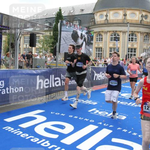 29.06.2025 - hella hamburg halbmarathon Michael Strokosch http://msf.ph/oto/8489561 29.06.2025 10:44:42 Ziel 1468, 1782, 2365, 2402, 4991, 5476, 6490, 6495, 7710, 10669, 12711, 14351, 14798, 14816, 15185, 15233, 16224, 18107, 18437, 18464, 18539, 18560, 18868, 19206 meine-sportfotos.de