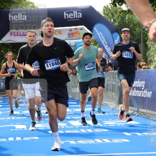 29.06.2025 - hella hamburg halbmarathon Strokosch-Dieckow http://msf.ph/oto/8489588 29.06.2025 10:43:46 Ziel 1976, 3437, 3697, 3907, 4318, 5624, 5692, 6903, 6991, 7185, 8145, 9043, 9114, 9159, 9374, 10493, 11153, 11778, 11809, 11848, 12966, 13421, 13897, 14201, 14210, 14861, 15328, 15512, 15932, 16062, 16105, 17376, 18650, 18678, 19090 meine-sportfotos.de