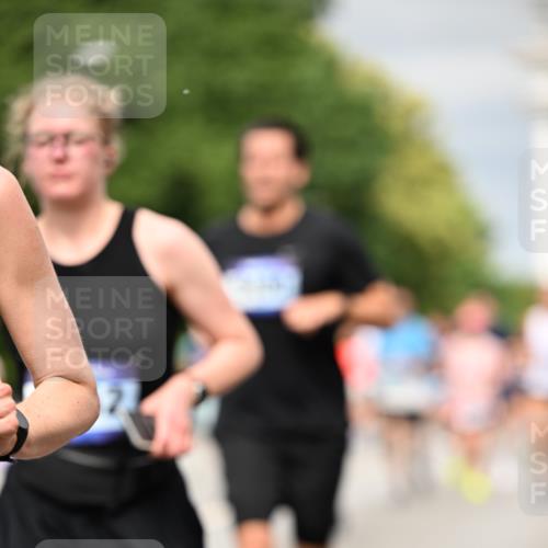 29.06.2025 - hella hamburg halbmarathon Dr. Thomas Lammeyer http://msf.ph/oto/8489661 29.06.2025 10:21:41 Kennedybrücke 1015, 1083, 1156, 1204, 1274, 1458, 1622, 1749, 1795, 2259, 3138, 3210, 3292, 3464, 3466, 3802, 3803, 4218, 4852, 5929, 5930, 6254, 6336, 6352, 6520, 6786, 7011, 7258, 7945, 8210, 8309, 8351, 8433, 8607, 9400, 9848, 10460, 10509, 10620, 10677, 11372 meine-sportfotos.de