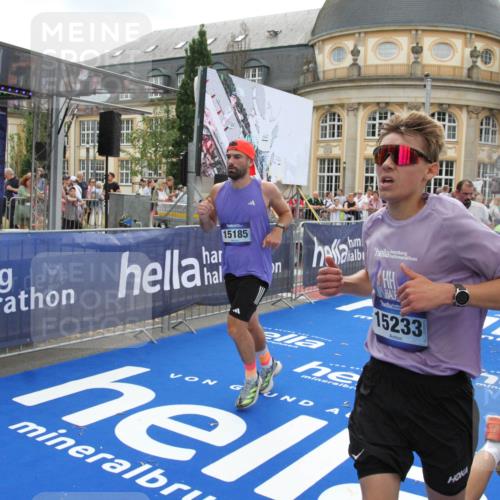 29.06.2025 - hella hamburg halbmarathon Michael Strokosch http://msf.ph/oto/8489709 29.06.2025 10:44:49 Ziel 1941, 2970, 3004, 3098, 3785, 4270, 4915, 7056, 7167, 7325, 15185, 15233, 16834, 17251, 18437, 19207, 19210 meine-sportfotos.de