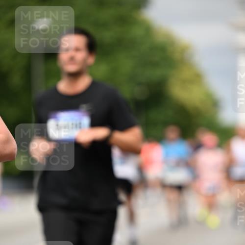 29.06.2025 - hella hamburg halbmarathon Dr. Thomas Lammeyer http://msf.ph/oto/8489773 29.06.2025 10:21:41 Kennedybrücke 1015, 1083, 1156, 1204, 1274, 1458, 1622, 1749, 1795, 2259, 3138, 3210, 3292, 3464, 3466, 3802, 3803, 4218, 4852, 5929, 5930, 6254, 6336, 6352, 6520, 6786, 7011, 7258, 7945, 8210, 8309, 8351, 8433, 8607, 9400, 9848, 10460, 10509, 10620, 10677, 11372 meine-sportfotos.de