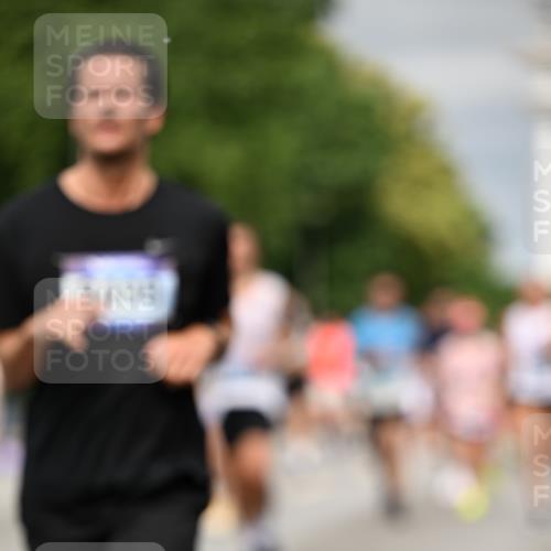 29.06.2025 - hella hamburg halbmarathon Dr. Thomas Lammeyer http://msf.ph/oto/8489786 29.06.2025 10:21:41 Kennedybrücke 1015, 1083, 1156, 1204, 1274, 1458, 1622, 1749, 1795, 2259, 3138, 3210, 3292, 3464, 3466, 3802, 3803, 4218, 4852, 5929, 5930, 6254, 6336, 6352, 6520, 6786, 7011, 7258, 7945, 8210, 8309, 8351, 8433, 8607, 9400, 9848, 10460, 10509, 10620, 10677, 11372 meine-sportfotos.de