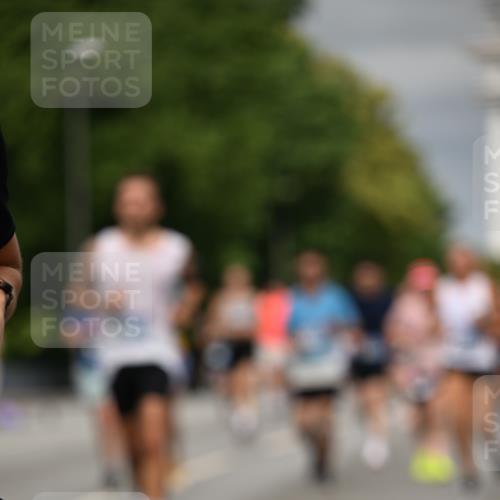 29.06.2025 - hella hamburg halbmarathon Dr. Thomas Lammeyer http://msf.ph/oto/8489839 29.06.2025 10:21:42 Kennedybrücke 1015, 1156, 1204, 1274, 1458, 1622, 1749, 1795, 2259, 2931, 3138, 3210, 3292, 3464, 3466, 3802, 3803, 4218, 4852, 5929, 5930, 6254, 6336, 6352, 6786, 7011, 7258, 7945, 8210, 8309, 8351, 8433, 8607, 9400, 9848, 10460, 10509, 10620, 10677, 11372 meine-sportfotos.de
