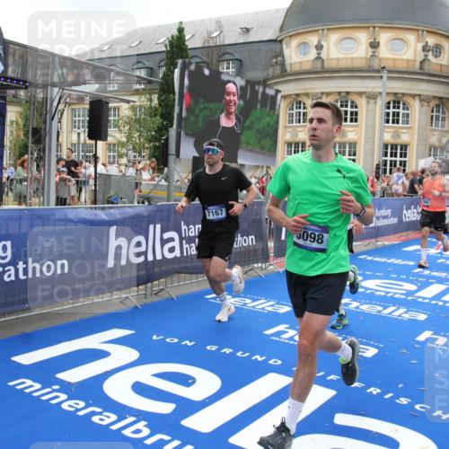 29.06.2025 - hella hamburg halbmarathon Michael Strokosch http://msf.ph/oto/8489885 29.06.2025 10:44:56 Ziel 1520, 2098, 2890, 3004, 3098, 4425, 4915, 7056, 7167, 7325, 9030, 9720, 12161, 16834, 17382, 17406, 18055, 18631, 19207, 19210 meine-sportfotos.de