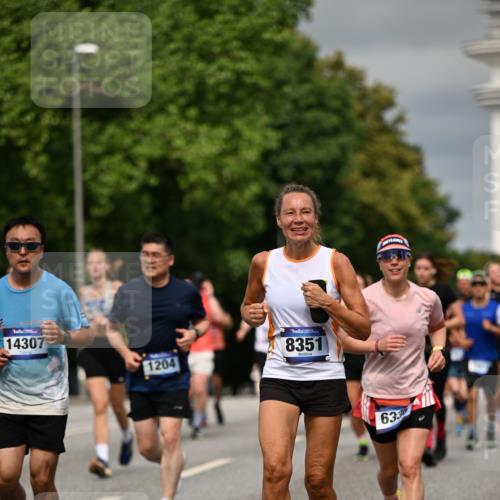 29.06.2025 - hella hamburg halbmarathon Dr. Thomas Lammeyer http://msf.ph/oto/8490005 29.06.2025 10:21:45 Kennedybrücke 1015, 1156, 1204, 1274, 1458, 1622, 1749, 1795, 2094, 2259, 2931, 3138, 3292, 3464, 3466, 3802, 3803, 4218, 4852, 5004, 5929, 5930, 6254, 6336, 6352, 7011, 7258, 7945, 8210, 8351, 8433, 8607, 9400, 9848, 10460, 10509, 10620, 10677, 11275, 11372 meine-sportfotos.de