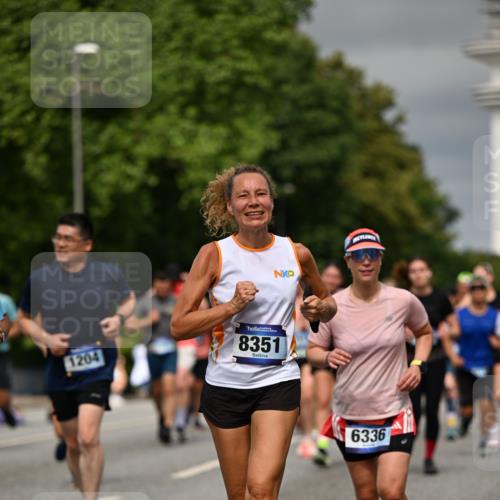 29.06.2025 - hella hamburg halbmarathon Dr. Thomas Lammeyer http://msf.ph/oto/8490067 29.06.2025 10:21:46 Kennedybrücke 1015, 1156, 1204, 1274, 1458, 1622, 1749, 1795, 2094, 2259, 2931, 3138, 3292, 3464, 3802, 3803, 4218, 4852, 5002, 5004, 5929, 5930, 6254, 6336, 6352, 7011, 7258, 7945, 8144, 8210, 8351, 8433, 8607, 9400, 9848, 10460, 10509, 10620, 10677, 11275, 11372 meine-sportfotos.de