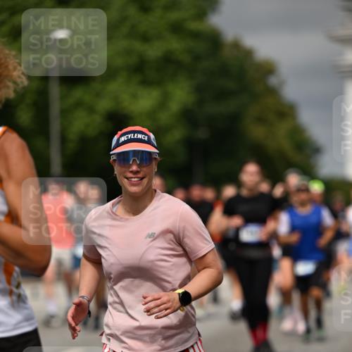 29.06.2025 - hella hamburg halbmarathon Dr. Thomas Lammeyer http://msf.ph/oto/8490174 29.06.2025 10:21:47 Kennedybrücke 1015, 1156, 1204, 1274, 1458, 1622, 1749, 1795, 2094, 2259, 2931, 3138, 3292, 3802, 3803, 4218, 4852, 5002, 5004, 5929, 5930, 6254, 6336, 6352, 7011, 7258, 7945, 8144, 8210, 8351, 8433, 8607, 9400, 9848, 10460, 10509, 10620, 10677, 11275, 11372 meine-sportfotos.de