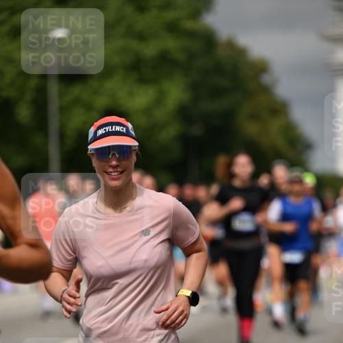 29.06.2025 - hella hamburg halbmarathon Dr. Thomas Lammeyer http://msf.ph/oto/8490186 29.06.2025 10:21:48 Kennedybrücke 1015, 1156, 1204, 1274, 1458, 1554, 1622, 1749, 1795, 2094, 2259, 2931, 3138, 3292, 3802, 3803, 4218, 4852, 5002, 5004, 5929, 5930, 6254, 6336, 6352, 7011, 7258, 7945, 8144, 8210, 8351, 8433, 8607, 9400, 9798, 9848, 10460, 10509, 10620, 10677, 11275, 11372 meine-sportfotos.de