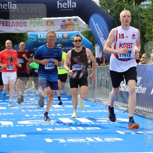 29.06.2025 - hella hamburg halbmarathon Strokosch-Dieckow http://msf.ph/oto/8490216 29.06.2025 10:43:36 Ziel 3116, 4080, 4318, 5124, 6903, 6991, 7635, 9114, 10246, 11648, 12623, 13421, 13996, 14201, 14210, 14484, 14690, 15328, 15932, 16338, 17912, 18449, 18513, 18775, 18810, 19090, 19229 meine-sportfotos.de