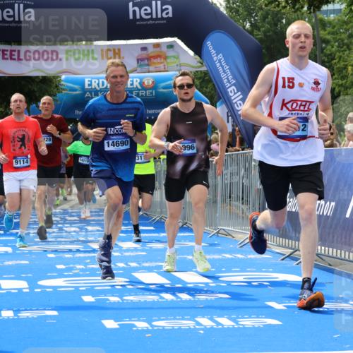 29.06.2025 - hella hamburg halbmarathon Strokosch-Dieckow http://msf.ph/oto/8490241 29.06.2025 10:43:36 Ziel 3116, 4080, 4318, 5124, 6903, 6991, 7635, 9114, 10246, 11648, 12623, 13421, 13996, 14201, 14210, 14484, 14690, 15328, 15932, 16338, 17912, 18449, 18513, 18775, 18810, 19090, 19229 meine-sportfotos.de