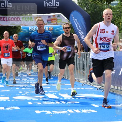 29.06.2025 - hella hamburg halbmarathon Strokosch-Dieckow http://msf.ph/oto/8490256 29.06.2025 10:43:36 Ziel 3116, 4080, 4318, 5124, 6903, 6991, 7635, 9114, 10246, 11648, 12623, 13421, 13996, 14201, 14210, 14484, 14690, 15328, 15932, 16338, 17912, 18449, 18513, 18775, 18810, 19090, 19229 meine-sportfotos.de