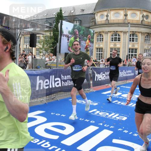 29.06.2025 - hella hamburg halbmarathon Michael Strokosch http://msf.ph/oto/8490267 29.06.2025 10:45:08 Ziel 1171, 2270, 3917, 4997, 6266, 7709, 7843, 9302, 9710, 10313, 10741, 11688, 13919, 15334, 15365, 16685, 16689, 17381 meine-sportfotos.de