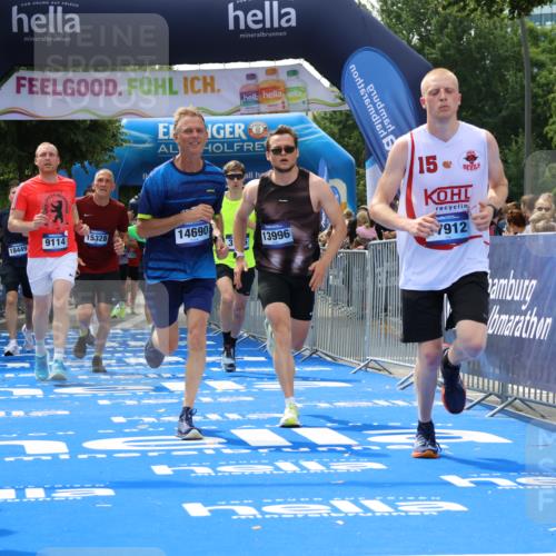 29.06.2025 - hella hamburg halbmarathon Strokosch-Dieckow http://msf.ph/oto/8490279 29.06.2025 10:43:36 Ziel 3116, 4080, 4318, 5124, 6903, 6991, 7635, 9114, 10246, 11648, 12623, 13421, 13996, 14201, 14210, 14484, 14690, 15328, 15932, 16338, 17912, 18449, 18513, 18775, 18810, 19090, 19229 meine-sportfotos.de