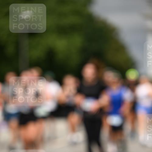 29.06.2025 - hella hamburg halbmarathon Dr. Thomas Lammeyer http://msf.ph/oto/8490291 29.06.2025 10:21:49 Kennedybrücke 1015, 1156, 1204, 1274, 1458, 1554, 1622, 1749, 1795, 2094, 2259, 2931, 3138, 3292, 3802, 3803, 4218, 4852, 5002, 5004, 5294, 5930, 6254, 6336, 6352, 7011, 7258, 7945, 8144, 8210, 8351, 8433, 8607, 9400, 9798, 9848, 10460, 10509, 10620, 10677, 11275, 11372 meine-sportfotos.de