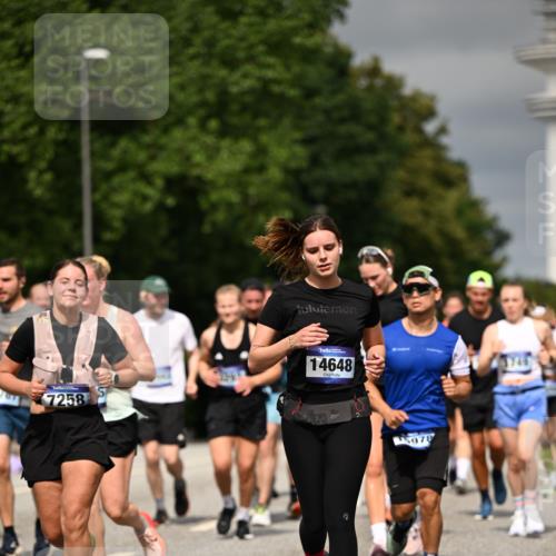 29.06.2025 - hella hamburg halbmarathon Dr. Thomas Lammeyer http://msf.ph/oto/8490311 29.06.2025 10:21:49 Kennedybrücke 1015, 1156, 1204, 1274, 1458, 1554, 1622, 1749, 1795, 2094, 2259, 2931, 3138, 3292, 3802, 3803, 4218, 4852, 5002, 5004, 5294, 5930, 6254, 6336, 6352, 7011, 7258, 7945, 8144, 8210, 8351, 8433, 8607, 9400, 9798, 9848, 10460, 10509, 10620, 10677, 11275, 11372 meine-sportfotos.de