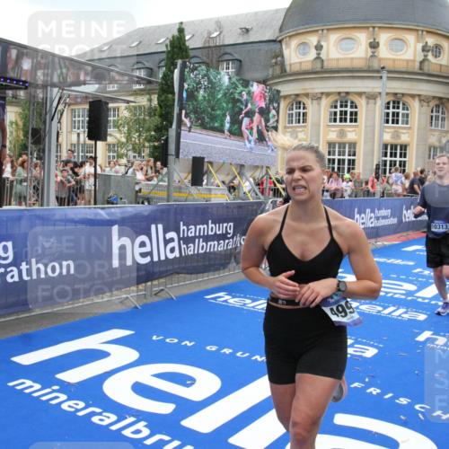 29.06.2025 - hella hamburg halbmarathon Michael Strokosch http://msf.ph/oto/8490460 29.06.2025 10:45:12 Ziel 2270, 3917, 4997, 6375, 6575, 6819, 7087, 9302, 9710, 10313, 10741, 13919, 15365, 15651, 16685, 16689, 17120, 17960, 18346, 18718 meine-sportfotos.de